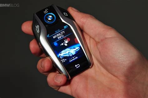Ces 2015 Bmw Upgraded The I8s Key Fob With A Touchscreen Techdrive