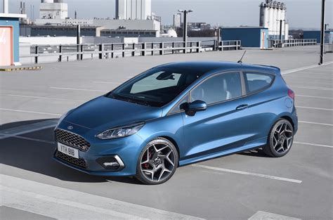 Top gear reviews the ford fiesta st. 2017 Ford Fiesta ST officially revealed, gets 1.5T 3cyl ...