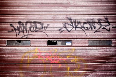 Seems to me that it has to be illicit to be graffiti. garage_graffiti | Jerred Z | Flickr
