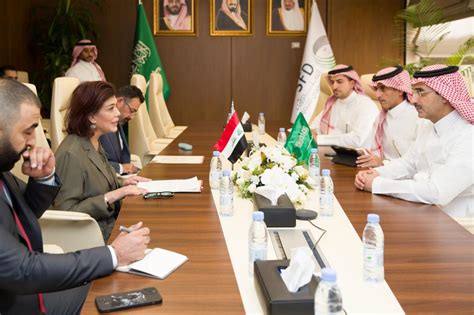 الرئيس التنفيذي للصندوق السعودي للتنمية يستقبل سفيرة جمهورية العراق لدى