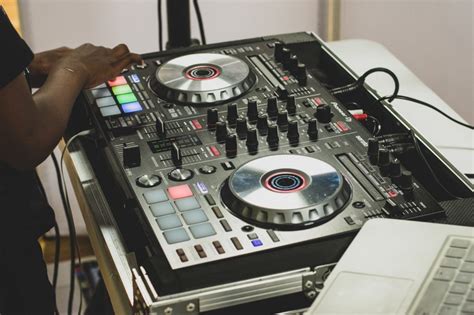 A beginner dj looking for new gear will come across dozens of options of dj controllers, cd players, turntables, dj mixers, headphones, softwares, and speakers to make a complete dj setup and start mixing. 10 Best Budget DJ Controllers in 2020 (reviews)