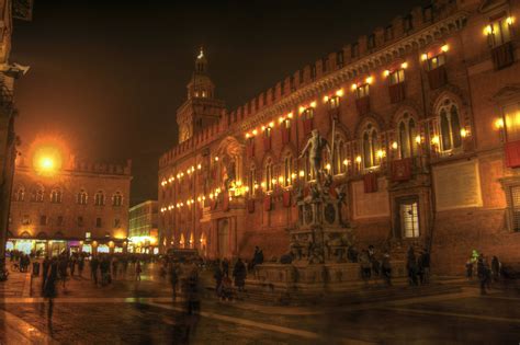 Esattamente in via eleonora d'arborea. FILOWEB.IT Bologna Nettuno Piazza Sera