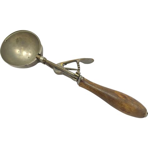 Vintage Gilchrist Ice Cream Scoop from the-vintage-crate on Ruby Lane