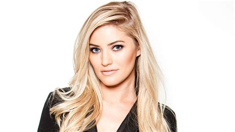 Social Media Star Ijustine Signs With Wme Exclusive Hollywood Reporter