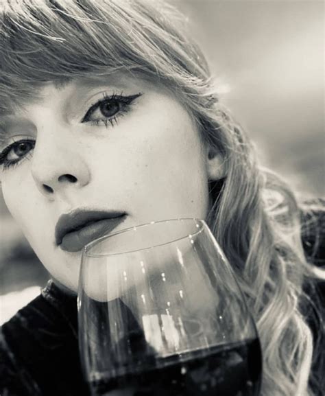 1s for folklore and cardigan. #taylorswift #folklore #album #icon #lockscreens in 2020 | Taylor swift pictures, Taylor swift ...