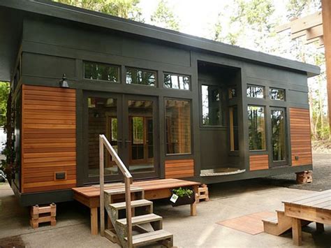 Modern And Cool Shipping Container Guest House 49 Decomagz Tiny
