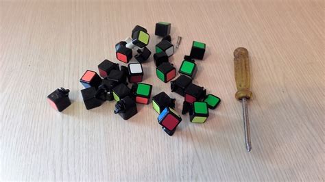 Como Desmontar Y Montar El Cubo De Rubik Youtube