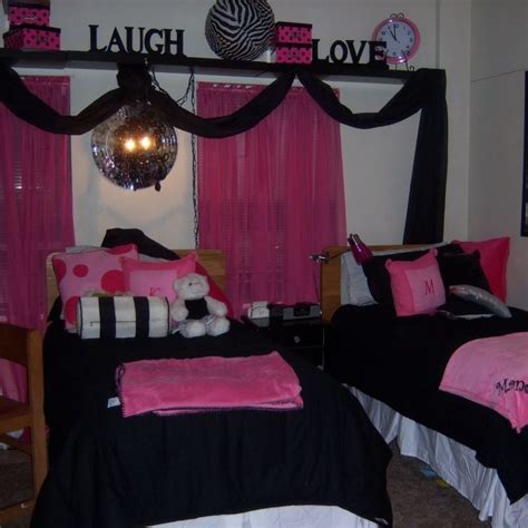 10 Elegant Pink And Black Room Ideas 2023