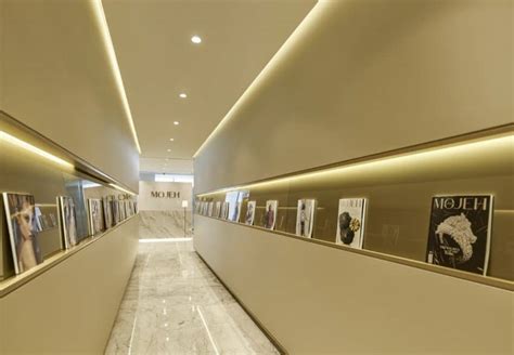 A Modern And Full Of Luxury Offices Which Develops The Creativity Of