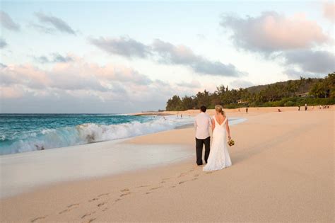 Hawaiian style beach weddings is a wedding officiant business located in waikoloa, hawaii, serving the entire island. Hawaii Beach Wedding | Wedding in Hawaii