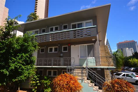 Directly on beautiful waikiki beach. Moana Vista Apartments Apartments - Honolulu, HI ...