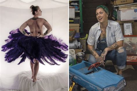 American Pickers Danielle Colby Goes Totally Naked Covered Only By Purple Feathers In Jaw