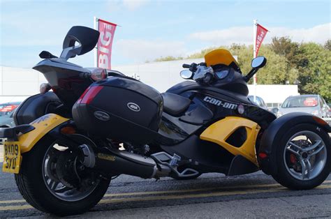 We carry extensive stocks of can am spyder trikes as well as demonstrator vehicles. 09/09 CAN-AM SPYDER GS5 TRIKE VERY BIG SPEC 3,000 MILES