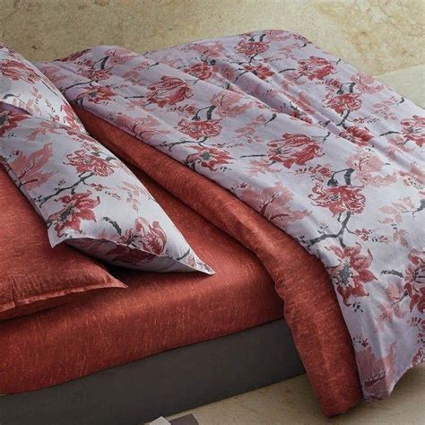 La stampa di questo duvet con immagini di fiori colorati multicolore su sfondo bianco, è. Piumone Gabel A Fiori : Trapunta Matrimoniale Gabel ...