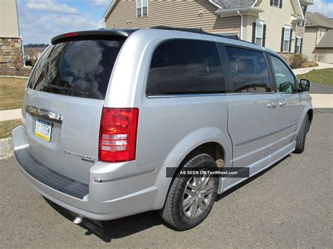 2010 Chrysler Town And Country Custom Kneeling Handicap Van