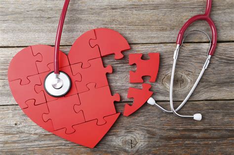 There are two carotid arteries (one on each side of the neck) that supply blood to the brain. Clearing clogged arteries in the neck - Harvard Health