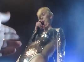 Miley Cyrus Pussy Groped Shesfreaky