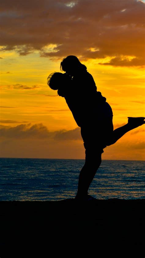 Couple Wallpaper 4k Romantic Kiss Sunset Silhouette Beach Dawn