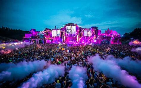 Tomorrowland Worlds Biggest Dance Music Festival Is Coming To Your