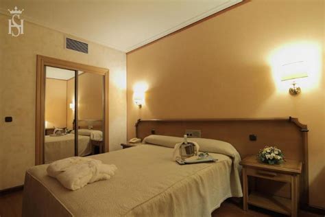 Nelle camere sono disponibili tv a schermo piatto con canali digitali. HOTEL EUROPA CENTRO Magaz de Pisuerga - Palencia