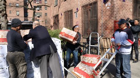 Volunteers Organize Emergency Food Distribution Campaign In Flushing