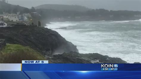 Hurricane Force Wind Warning Issued Along Oregon Coast Youtube