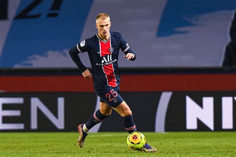 Psg phải đi theo hai con đường để tuân thủ luật. Hỗn loạn ở PSG khi cầu thủ nổi loạn và bỏ về giữa buổi tập