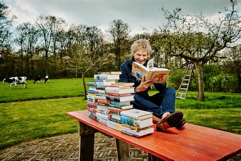 Het is ook de eerste samenwerking van de zender met. Jounalist, presentator, Matthijs van Nieuwkerk | Marco ...