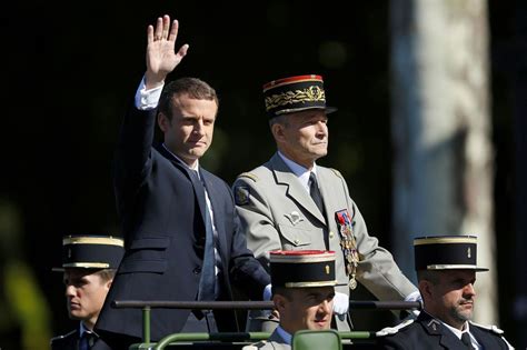 Emmanuel macron lors de son discours aux militaires à l'hôtel de brienne, le 13 juillet 2019 à paris. Le premier 14 Juillet du président Macron