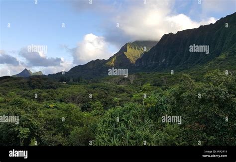 The Amazing Green Landscape Of The Koolau Mountain Range On Oahu