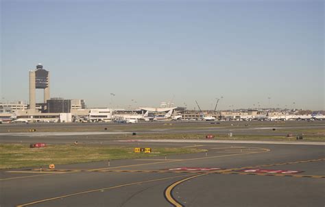 File:Logan airport boston MA.jpg - Wikipedia