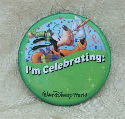 Walt Disney World Im Celebrating 3 Button Pinback Goofy Disney In