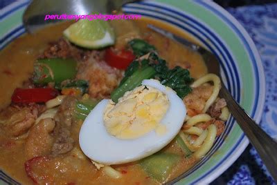 I got this mee rebus recipe from her during her last visit and i was quite surprised as it is relatively easy to prepare. Dapur Suzi: Mee Rebus Utara