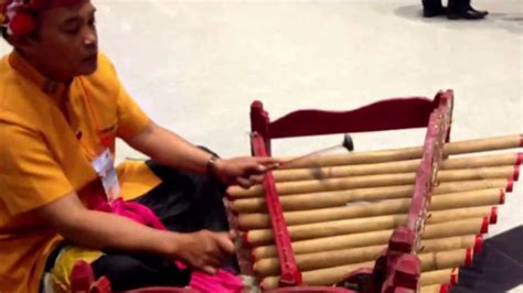 Alat musik tradisional bali,rindik atau gamelan bambu. Alat musik Rindik dari Bali - YouTube