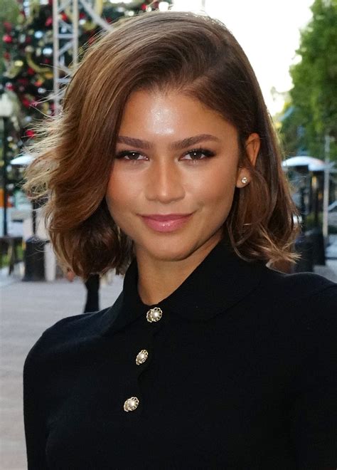 Zendaya Just Showed Her Natural Curly Hair Texture With A Honey Blonde
