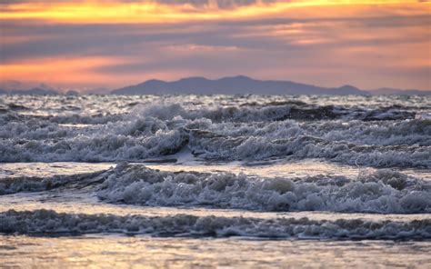 Download Wallpaper 3840x2400 Sea Waves Water Twilight Landscape 4k
