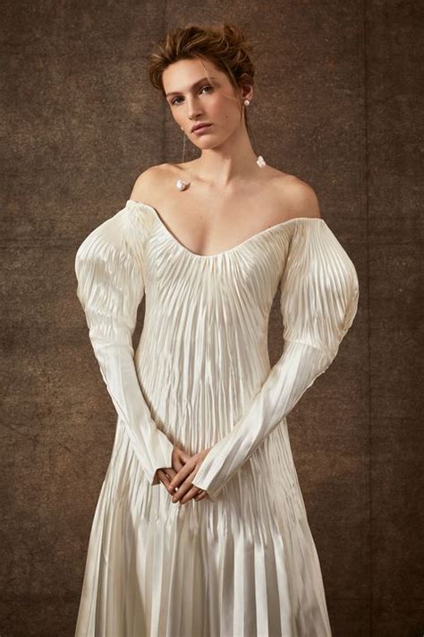 Best Winter Wedding Dresses And Trends For 2020 Winter
