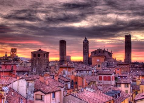 We The Italians | Italian culture and history: Bologna