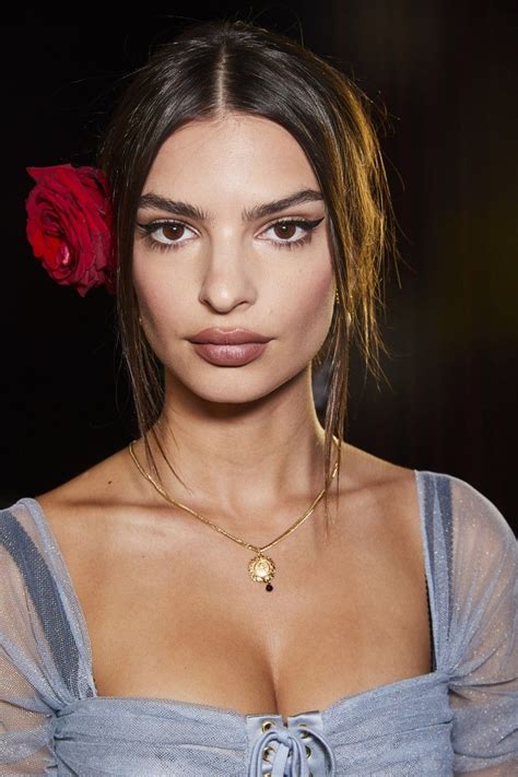 Spring Summer 2019 Women S Fashion Show Dolce And Gabbana Emily Ratajkowski Makeup Makeup