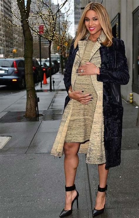 Photo Ciara Shows Off Pregnancy Baby Bump