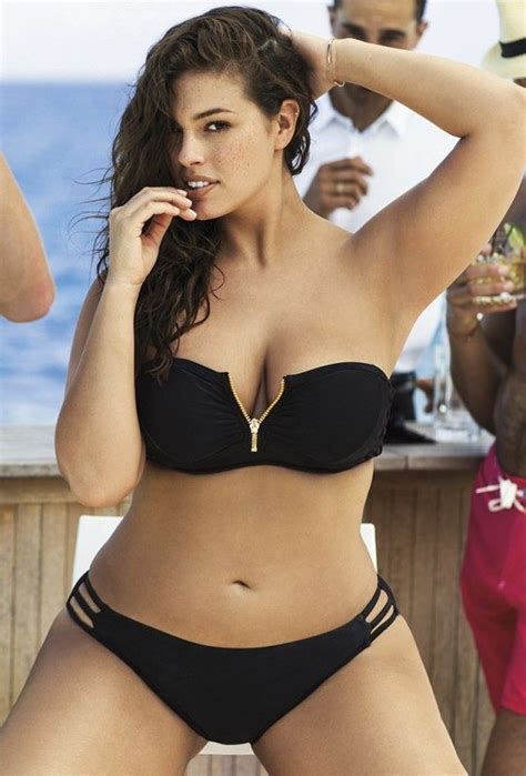 Plus Size Model Ashley Graham Shows Off Curves In The Sports Illustrated Swimsuit Issue Ad