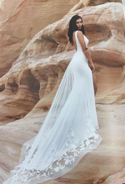 Designer sample sale gowns available all year round at half price or more! Dando London Sensual New Wedding Dress on Sale 75% Off ...