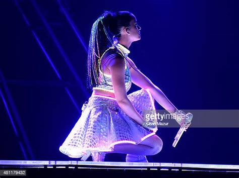 Katy Perry Prismatic World Tour Photos And Premium High Res Pictures Getty Images