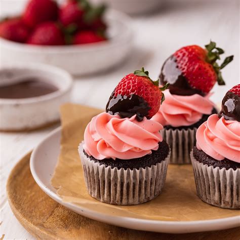 chocolate strawberry cupcakes