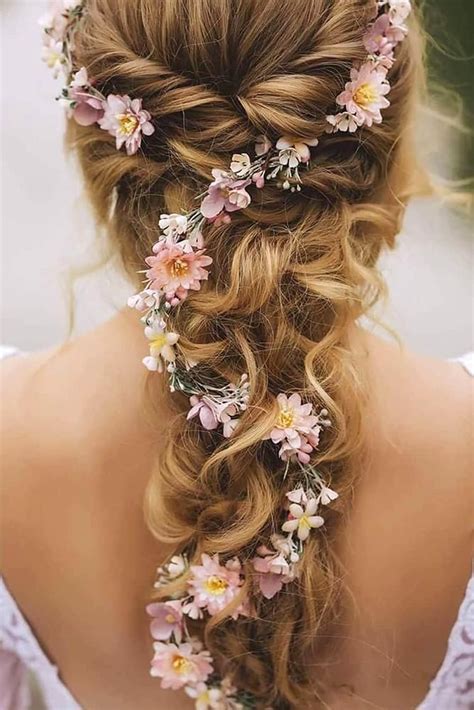 33 Wedding Hairstyles With Flowers Wedding Hair Flowers Flowers In Hair Wedding Hairstyles Updo