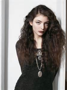 She also talked being starstruck by taylor swift and the song she wished she'd written in a '73 questions' video by 'vogue'. Lorde scores first number one single with 'Royals' - NY ...