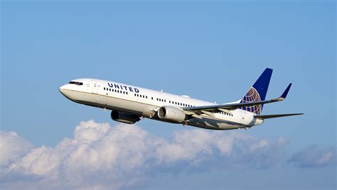United Airlines Buys Big Into Biofuels | WIRED