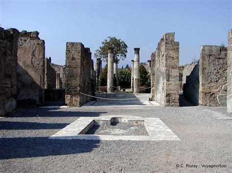 Atrio De La Casa Del Fauno De Pompeya Italia