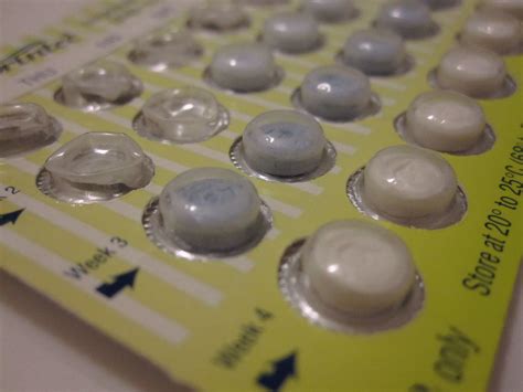 Pil Hentikan Haid Di Farmasi - 5 Cara Atasi Menstruasi Tak Kunjung Usai