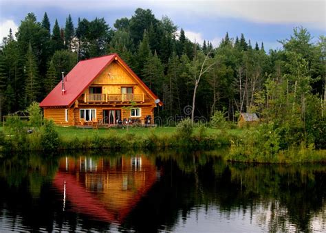 Log Cabin On A Lake Stock Image Image Of Woods House 7866317